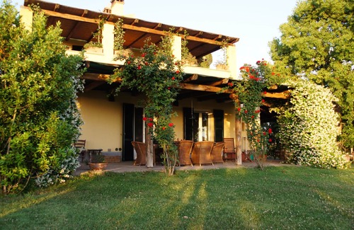 Manciano Apartment | Pet-Friendly Retreat: House with Terrace - Palm of Earth