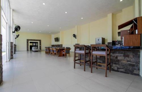 Tonala House | House with Terrace & Pool in Coyula Ideal Groups