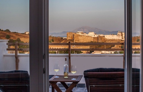 Tarifa House | Historic House with Ocean Views and Spa Amenities