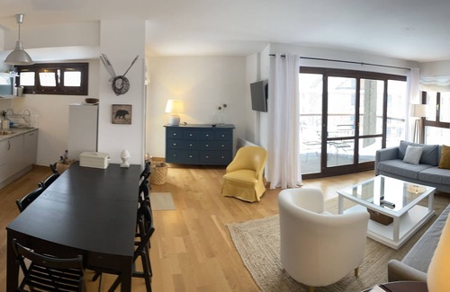 Panticosa Apartment | Tranquil House with Scenic Views of Panticosa and Pool
