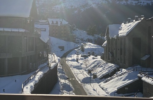 Panticosa Apartment | Tranquil House with Scenic Views of Panticosa and Pool