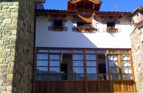 Barrio de Arriba House | Scenic House with Views in a Tranquil Rural Setting
