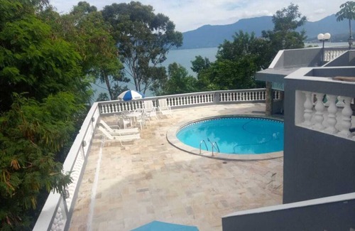 Praia das Cigarras House | Inviting House with Pool and BBQ Near Cigars Beach