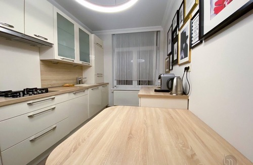 Ensival House | Explore House with Wool 60: Spa, Hot Tub & Breakfast