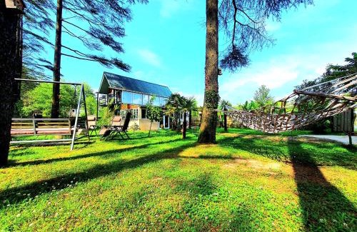 Ureki House | Sunny Retreat at House & Yard Sesil - Steps to the Beach