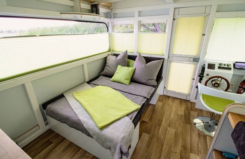 Schmoeckwitz Boat Rental | Explore Houseboat FIONA for 4 in Berlin-Schmöckwitz