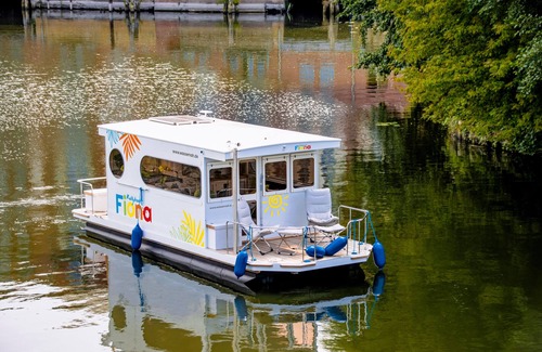 Schmoeckwitz Boat Rental | Explore Houseboat FIONA for 4 in Berlin-Schmöckwitz