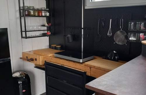Center Boat Rental | Houseboat "Frodewin" experience on the water in Aurich harbor