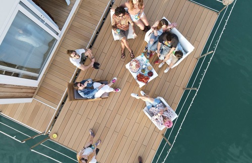 Bisceglie Boat Rental | Unforgettable Houseboat Experience in Bisceglie Harbor
