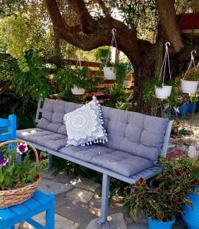 Toroni Apartment | Inviting Housebutterfly: Family-Friendly & Highly Rated Stay