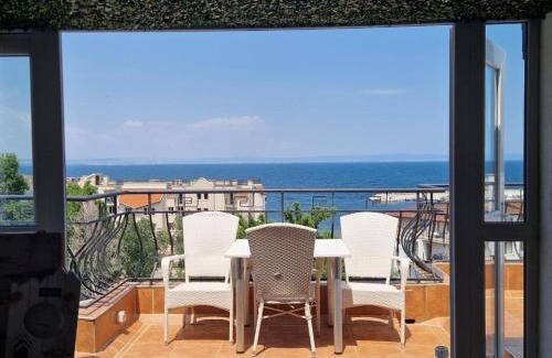 Chernomorets House | HOUSEDENz