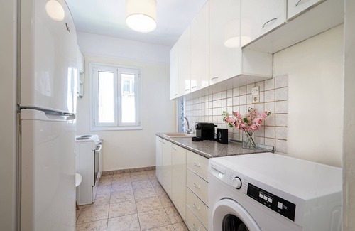 Thessaloniki Apartment | Seaside Getaway with Family-Friendly Amenities Awaits