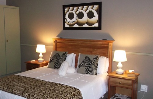 De Rust House | Discover Housemartin Guest Lodge: Family-Friendly Retreat