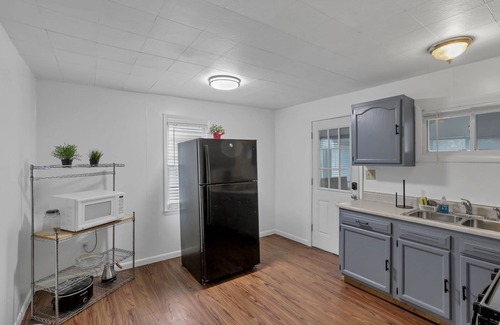 Columbus House | Pet-Friendly Getaway at Housepitality - The Southside Ranch