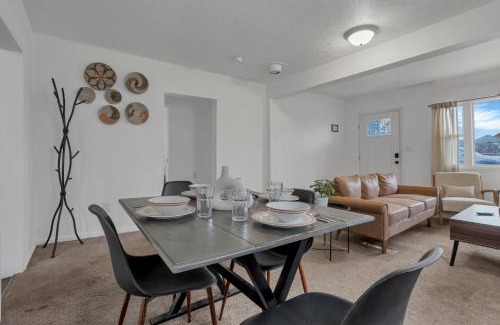 Columbus House | Inviting Housepitality - The Southside Ranch: Pet & Family Friendly