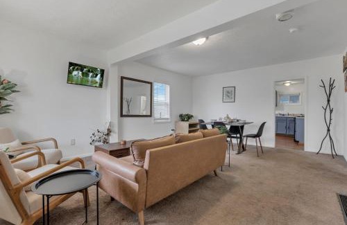 Columbus House | Inviting Housepitality - The Southside Ranch: Pet & Family Friendly