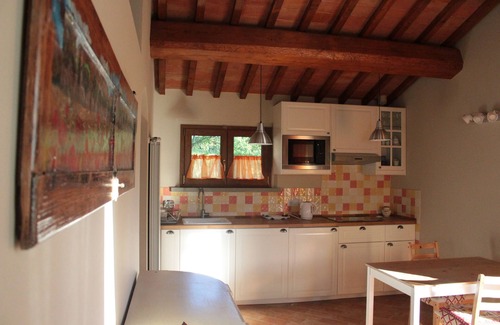 Montespertoli House | Discover Val di Pesa: Poolside Retreats with Breakfast