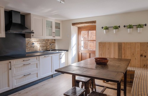 Samos Cottage | Pet-Friendly Houses of Outeiro with Spa & Hot Tub for 6