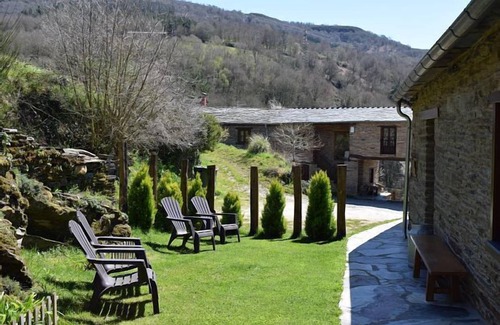Samos Cottage | Pet-Friendly Houses of Outeiro - Guest Rated 9.8/10