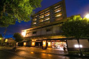 Kaga Hotel | Houshoutei: Ideal Spot with Hot Tub & Family-Friendly Perks