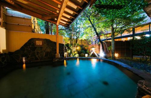 Kaga Hotel | Houshoutei: Ideal Spot with Hot Tub & Family-Friendly Perks