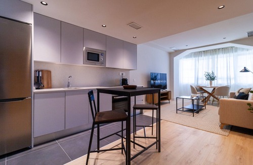 Nueva Espana Apartment | Cozy 1 Bedroom Apartment in La Castellana with Amenities