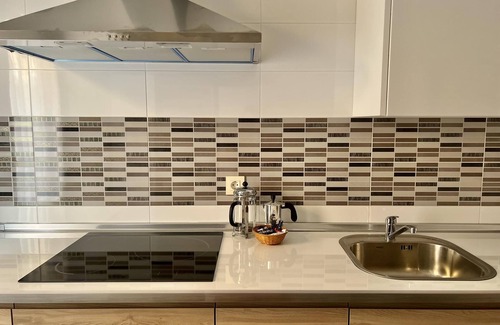 Old Town Apartment | Discover Housing León Pablo Flórez: Family-Friendly Amenities