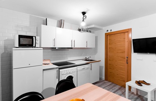 Old Town Apartment | Discover Housingleón Main Square Suites with Spa & Breakfast