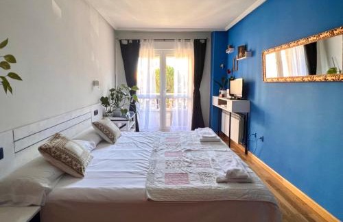 Leon Apartment | Family-Friendly Housingleon - Casa Oliva with Garage