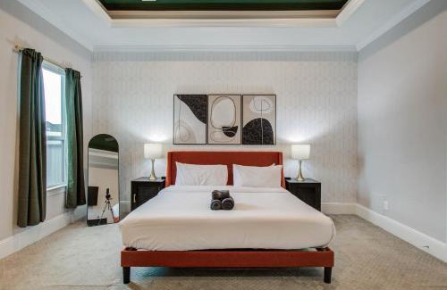 Washington Ave./ Memorial Park House | Stylish Houston Hotel with Jacuzzi & Pet-Friendly Amenities
