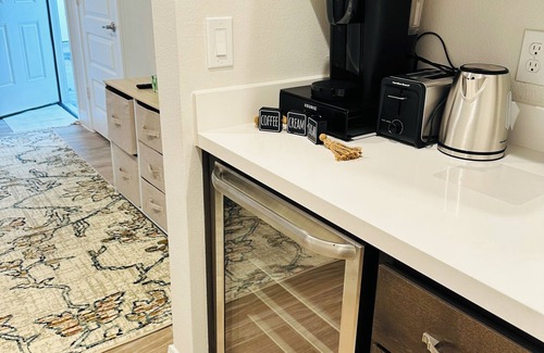 South Main Apartment | Houston Cozy Cityscape Retreat Near NRG Stadium, Galleria and TMC - Free WiFi
