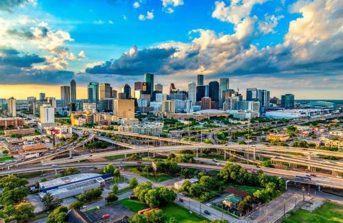 Greater Third Ward House | Houston Entertainment Haven