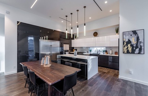 Shady Acres House | Discover Houston Heights Retreat with Spa & Family Amenities