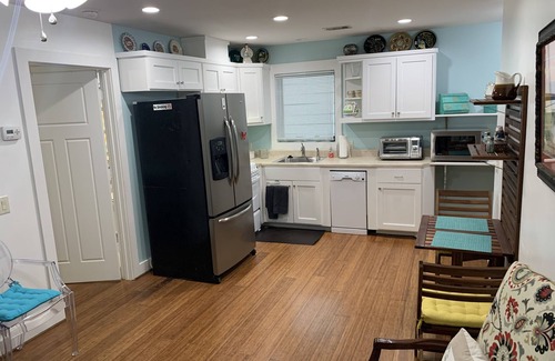 Houston Heights Apartment | Cozy Houston Heights Garage Apartment with Private Entrance