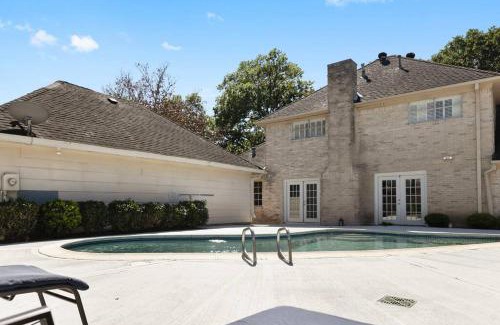 Sugar Land House | Stylish Houston Retreat with Pool & Ocean Views
