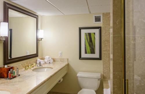 Uptown Hotel | Relax at Houston Marriott West Loop by The Galleria