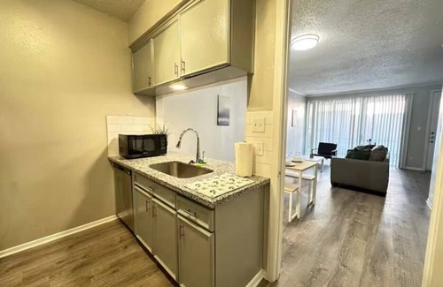 Nassau Bay Apartment | Houston Retreat Close to Nature & Urban Excitement