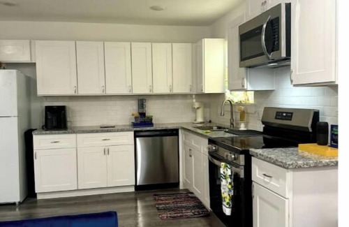 Houston House | Houston's Colorful Getawaynn