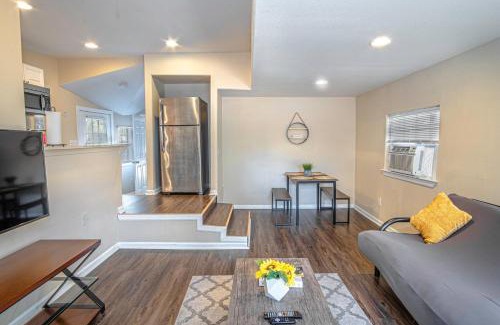 Arena District Apartment | Convenient Houston St Guest House Near Downtown & Military Base