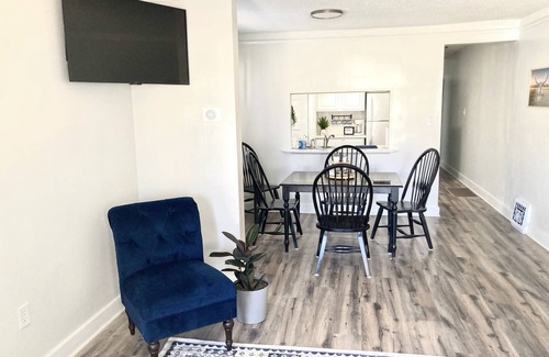 Hutchinson House | Cozy Houston Whiteside Cottage - Family-Friendly Retreat