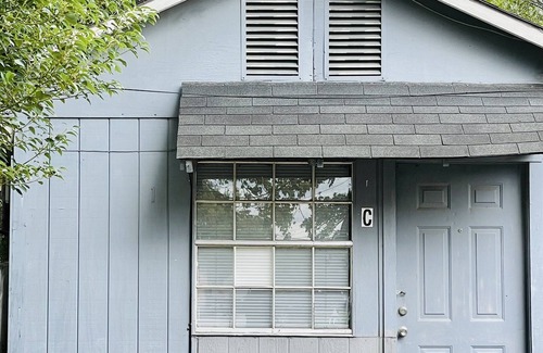Southeast Houston Apartment | Family-Friendly Stay at Houston’s Blue Casita Retreat