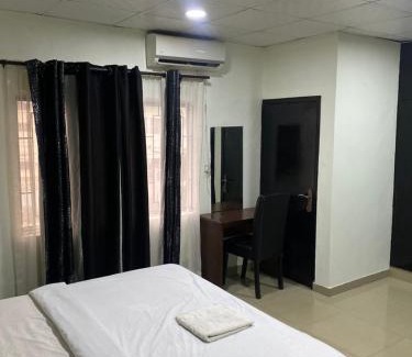 Ojodu House | Budget-Friendly Stay at Houz 36 Ikeja with Pool Access
