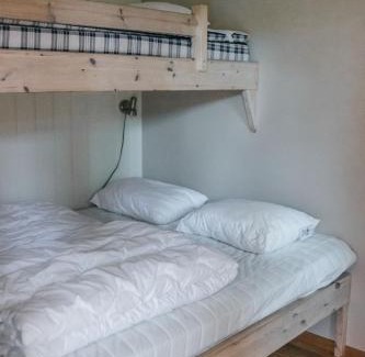 Hovden Apartment | Family-Friendly Hovdehytta with Hot Tub and Pet Amenities