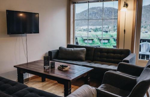 Hovden Apartment | Family-Friendly Hovdehytta with Hot Tub and Pet Amenities