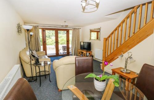 Cragg Vale House | Hove Wood View: Family & Pet-Friendly Retreat Rated 9.1