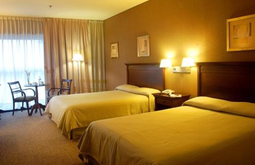 Barrio Centro Hotel | Discover Howard Johnson Plaza Jujuy: Relax by the Ocean