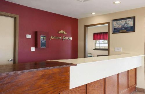 Grand Prairie Hotel | Howard Johnson by Wyndham Grand Prairie Near Lone Star Park