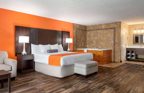 Pigeon Forge Hotel | Family-Friendly Stay at Howard Johnson Pigeon Forge