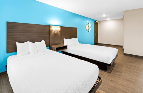 Thunder Bay Hotel | Family-Friendly Howard Johnson by Wyndham Thunder Bay Stay