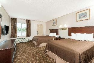 Springfield Hotel | Family-Friendly Stay at Howard Johnson by Wyndham Springfield
